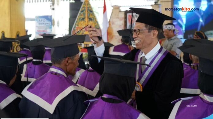 sekolah tangguh lansia